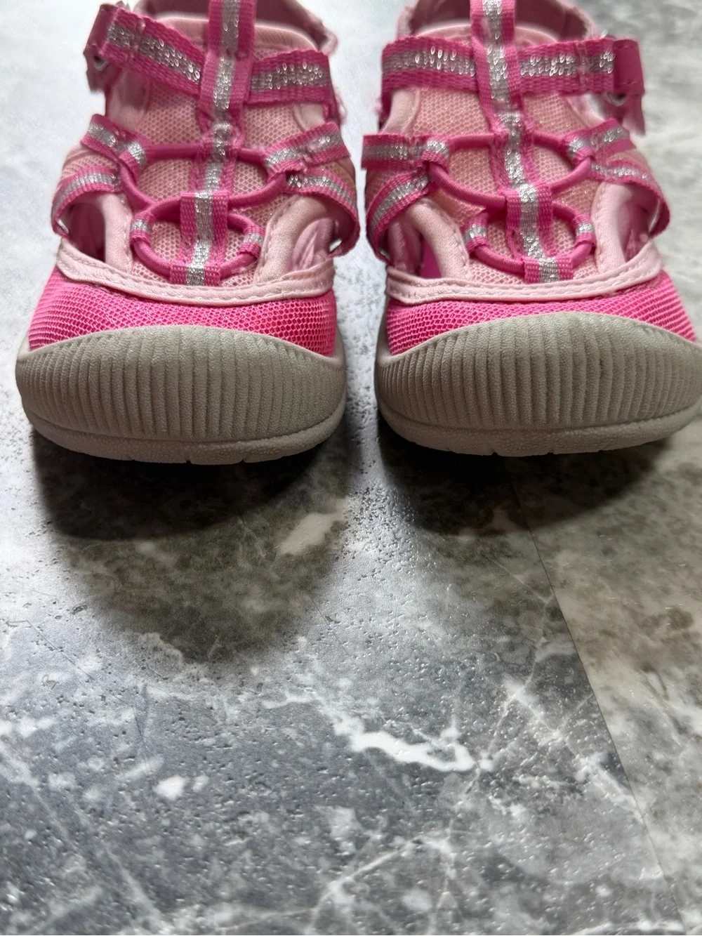 OshKosh B’gosh Girls Size 8 Pink Water Sandals Closed Toe Sport Shoes